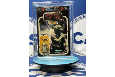 Loose Star Wars Yoda Displayed with the Top Toys Card