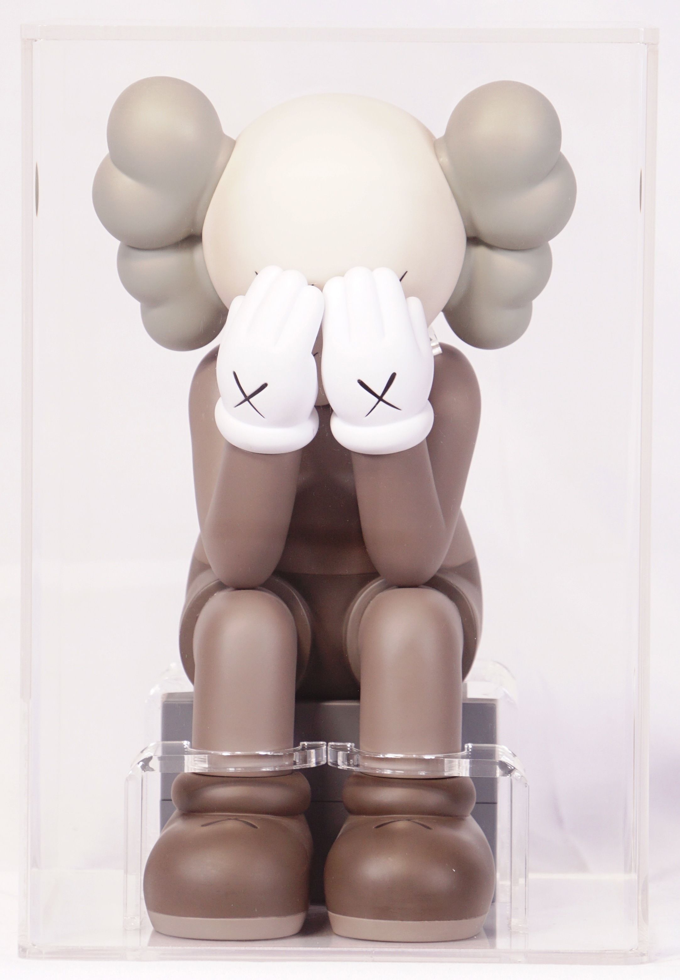 2013 Medicom Toys KAWS Vinyl Figure - Passing Through Open